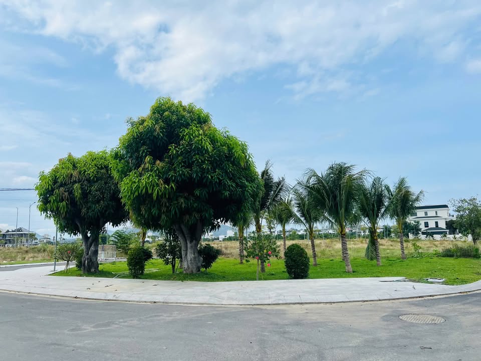 Đất nền KĐT Thái Hưng Nha Trang 100m² giá 5.4 tỷ - Lô đẹp, xây nhà ngay!