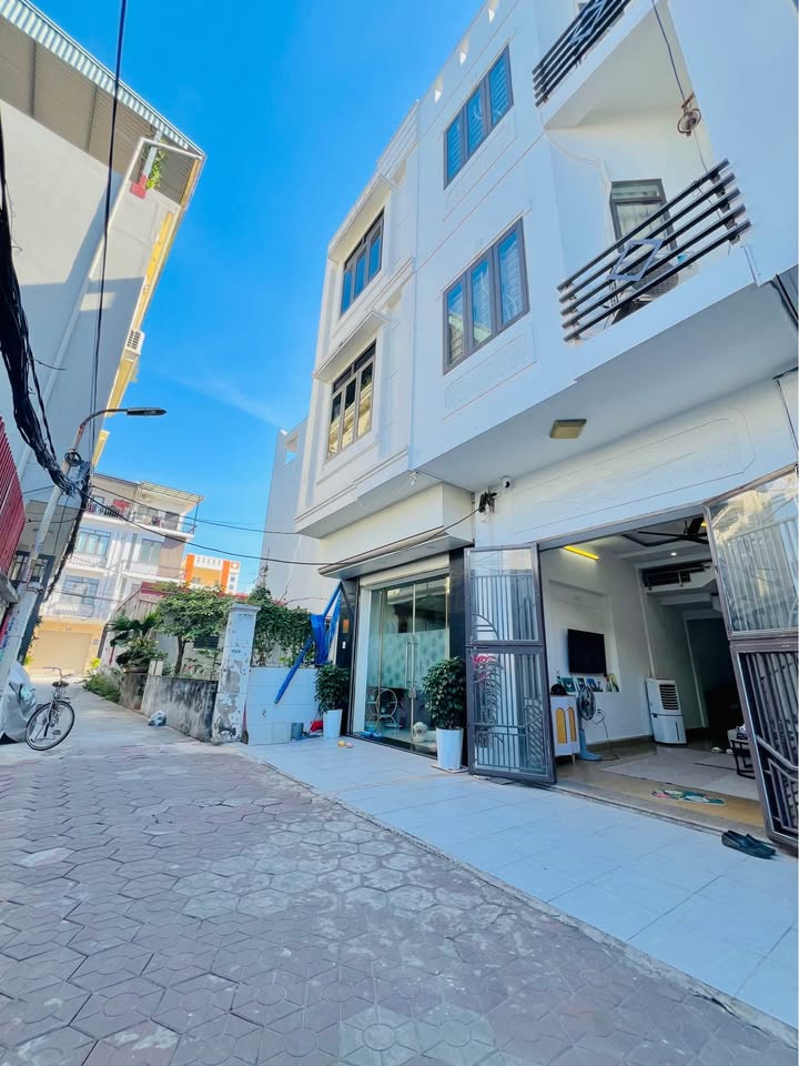 Nhà đẹp 3 tầng tại Vĩnh Tiến, Lê Chân - Giá 2.8 tỷ, Tặng nội thất đầy đủ!