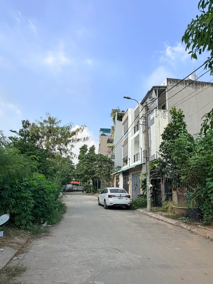 Đất nền hẻm xe hơi Long Trường Q9 54.2m² giá 3.6 tỷ - Cơ hội đầu tư hấp dẫn!