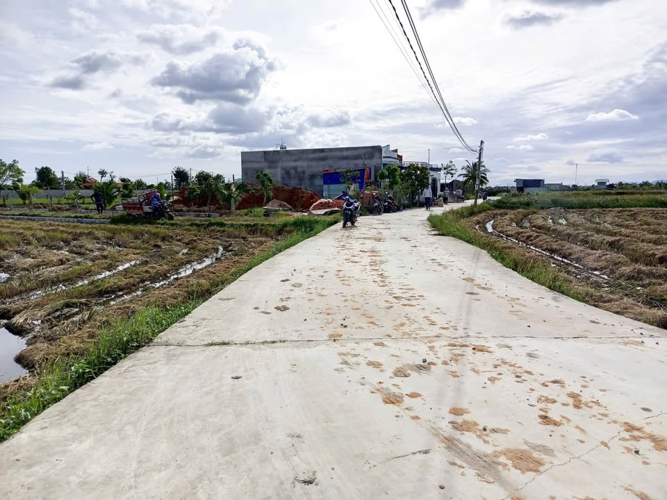 Đất thổ cư mặt tiền 100m² tại Thôn 3, Xã Hàm Liêm - Giá chỉ 800 triệu!