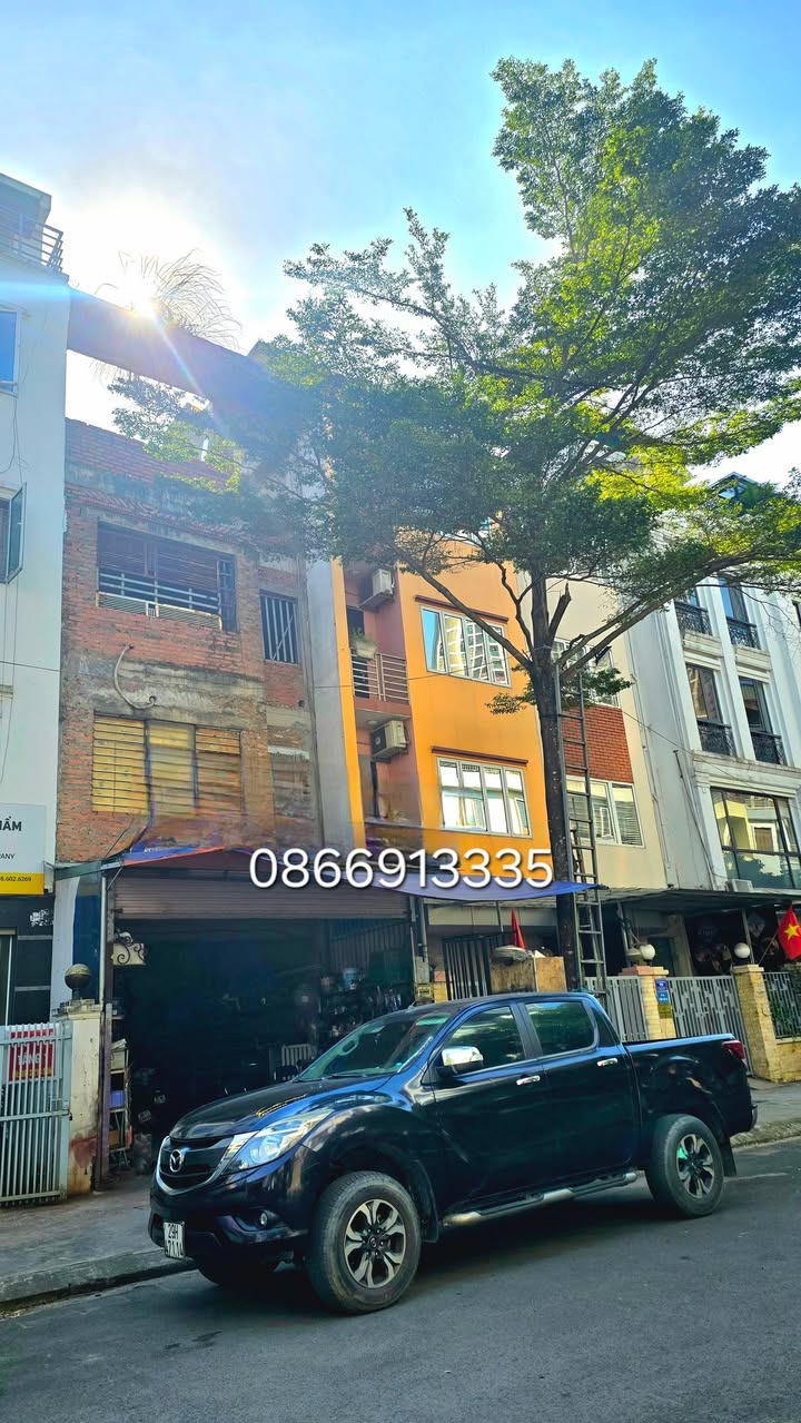 Nhà phố Văn Khê Hà Đông 82.5m² giá chỉ 2x tỷ - Kinh doanh sầm uất!