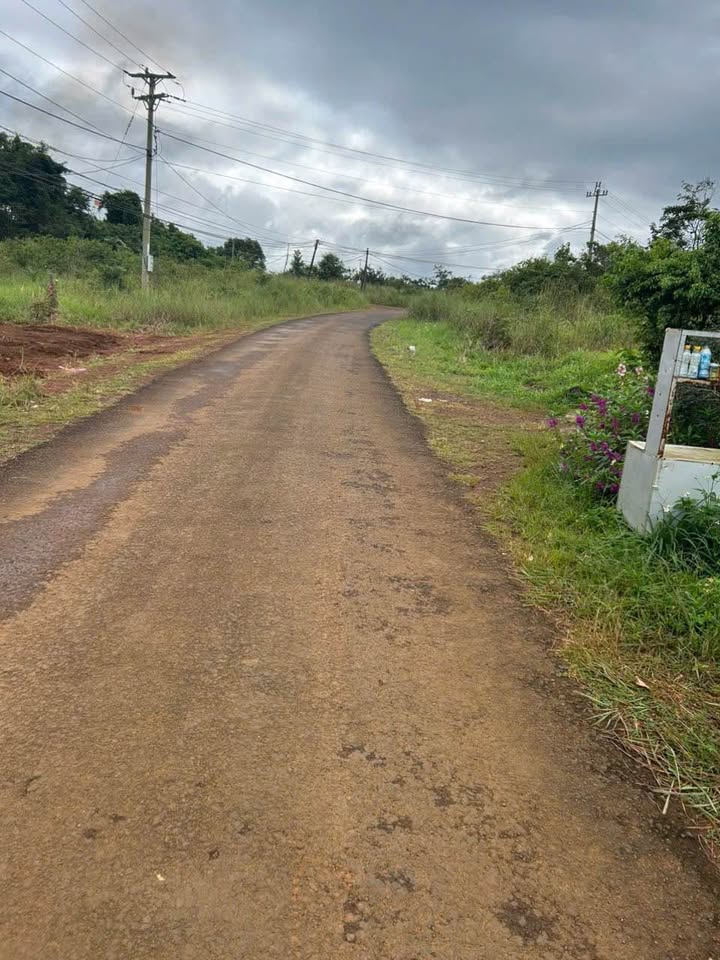 Lô đất nền đường Đồng Khởi, phường Quảng Thành 500m² giá 1,4 tỷ - Mặt tiền nhựa thuận lợi!