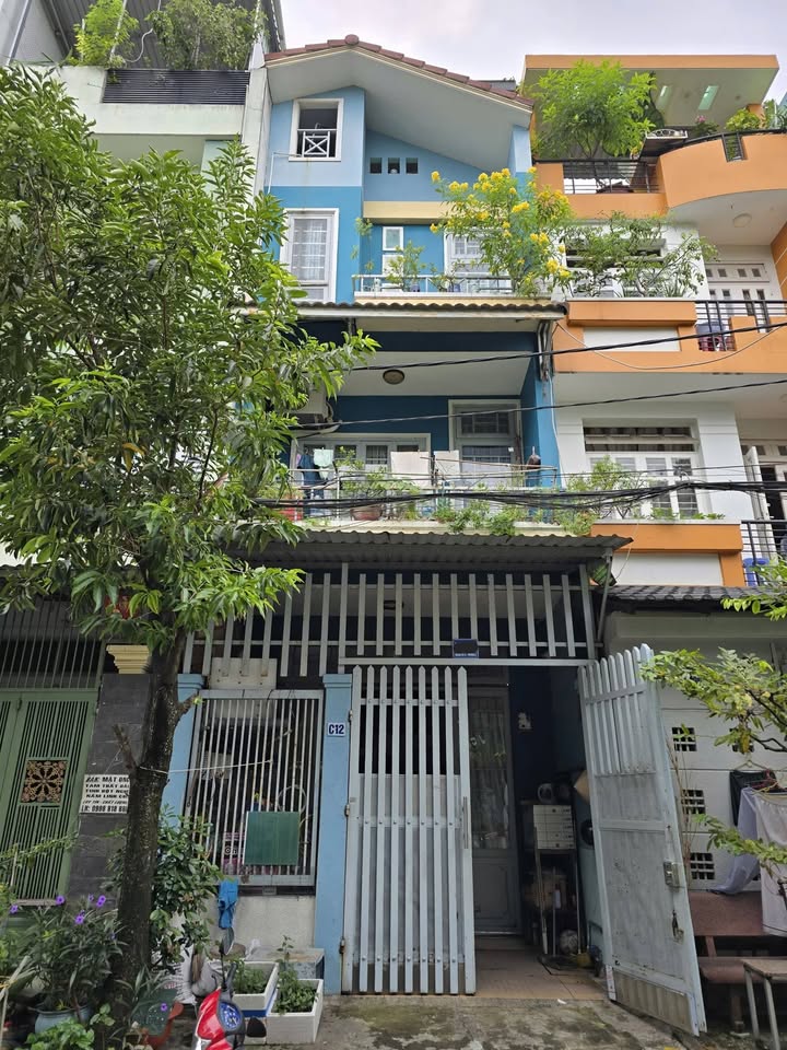 Nhà 4 tầng 64m² quận Gò Vấp giá 9 tỷ - View công viên thoáng mát!