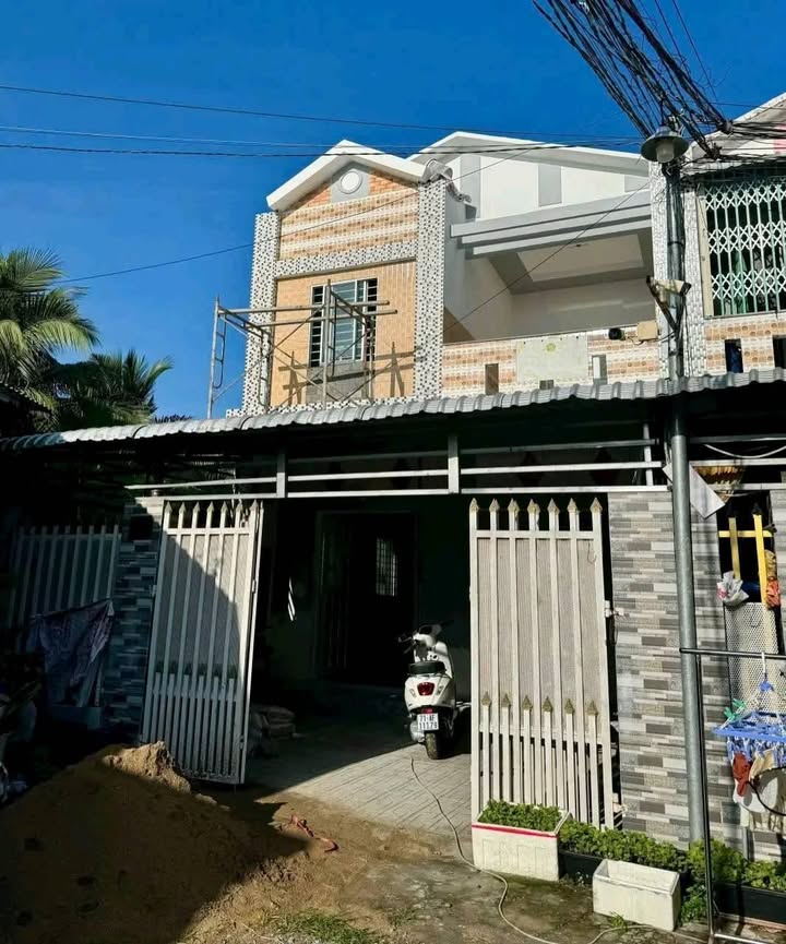 Nhà 1 trệt 1 lầu tại An Hội, Bến Tre 112m² giá 1.48 tỷ - Đường ô tô rộng rãi!