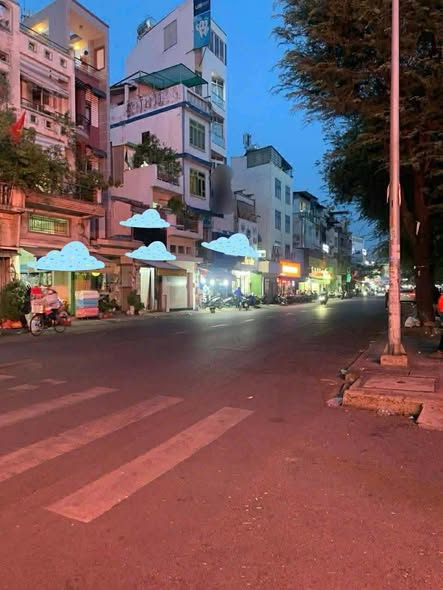 Nhà phố mặt tiền Sư Vạn Hạnh, Quận 10, 33m² giá 13.999 tỷ - Kinh doanh sầm uất!