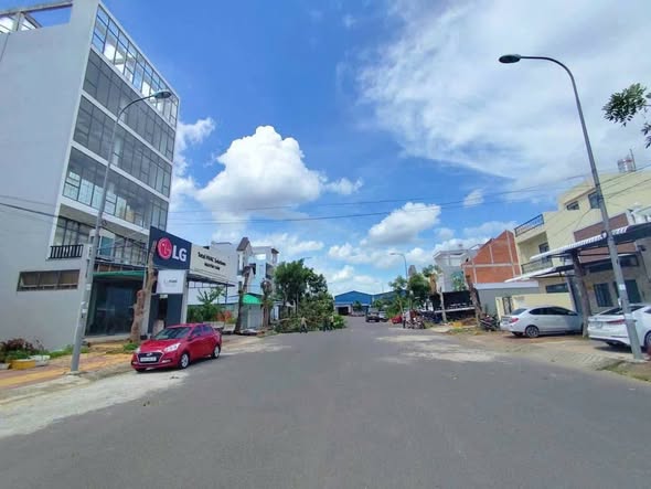 Nhà 1 Trệt 3 Lầu Đẹp Đường A3, KDC Phú An - Giá 5.9 tỷ - Sẵn sàng vào ở!