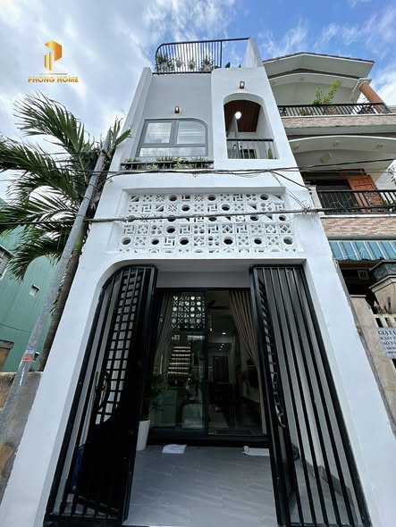 Nhà 3 tầng đường Hùng Vương, quận Hải Châu, Đà Nẵng - Đầy đủ nội thất, sẵn sàng vào ở!