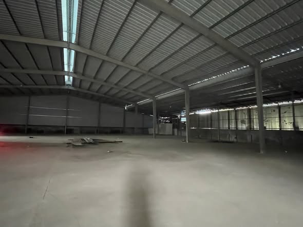 Kho, xưởng cho thuê tại Yên Viên, Gia Lâm 2000m² - Mái cao, thoáng mát, giá chỉ 70k/m²!
