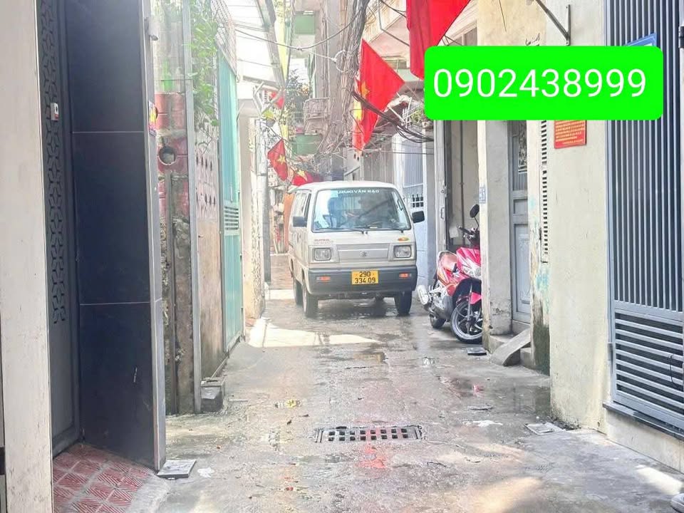 Nhà phố Khương Trung 30m² giá 6.3 tỷ - Sổ đỏ vuông đẹp, gần hồ!