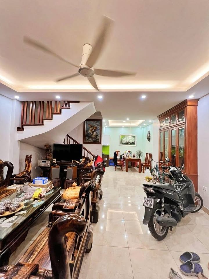 Nhà riêng Cầu Giấy 48m² giá 13 tỷ - Thiết kế 5 tầng thoáng mát!