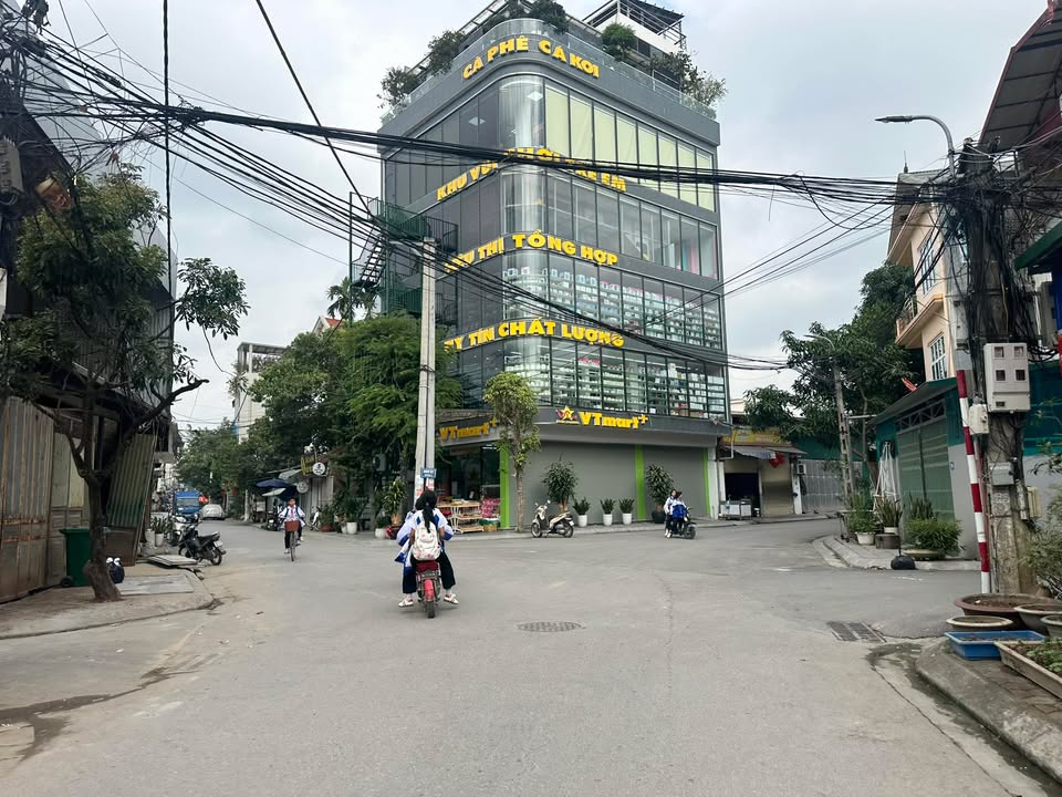 Nhà 3 tầng Vĩnh Ngọc 63m² giá 8.4 tỷ - Ngõ thông ô tô vào tận nhà!