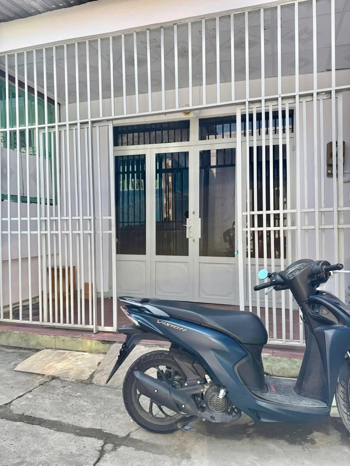 Nhà Phú Hữu 65m² giá 1.55 tỷ - An ninh yên tĩnh, gần phà!