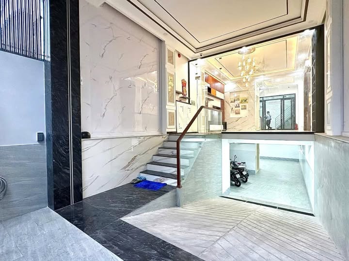 Nhà phố Ba Tháng Hai, Quận 10, 87m² giá 29.49 tỷ - Kinh doanh đỉnh cao với thang máy sịn!