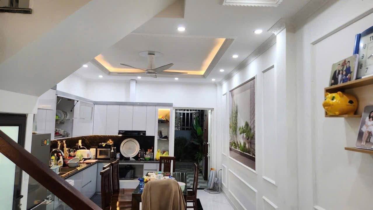 Nhà 4 tầng đường Chiêu Chinh, 82m² giá 3.9 tỷ - Thiết kế hiện đại, thoáng mát!