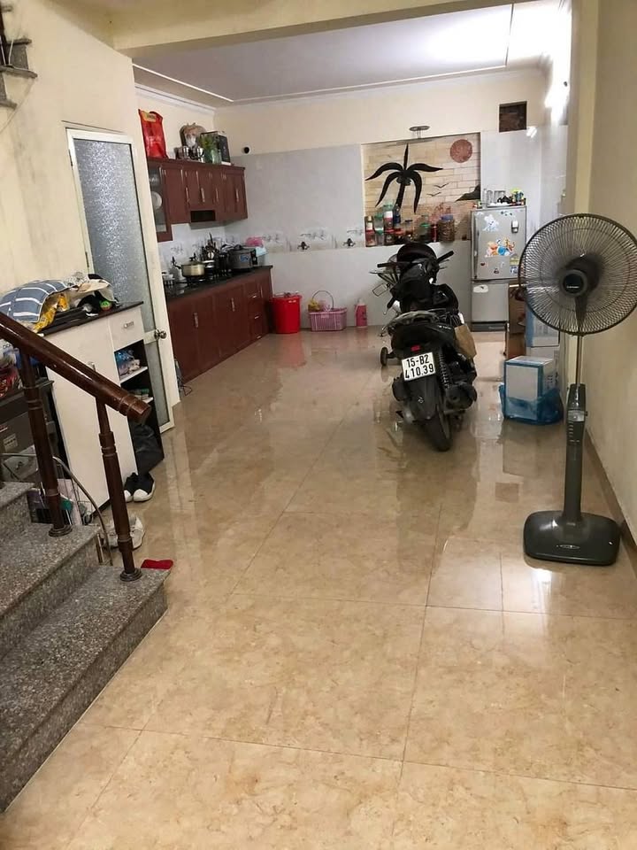 Nhà 4 tầng Nguyễn Văn Linh, Lê Chân, Hải Phòng 70m² giá 4 tỷ - Gara ô tô, vị trí đắc địa!