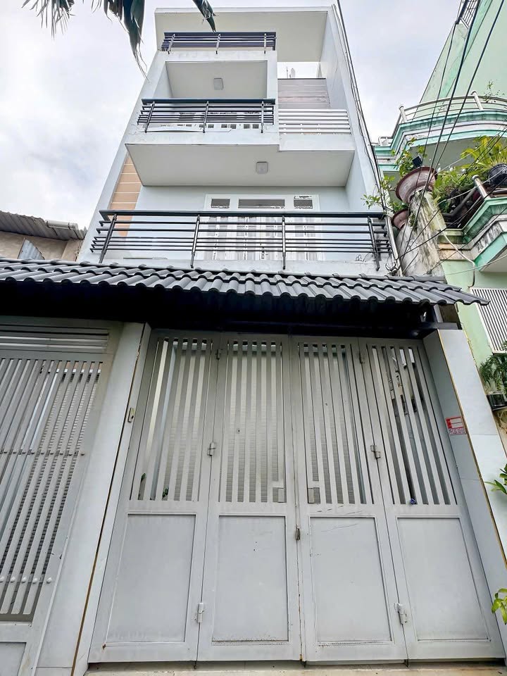 Nhà hẻm xe hơi đường Nguyễn Văn Quỳ, quận 7, diện tích 62.4m² giá 7.99 tỷ - Sổ hồng riêng, an ninh tốt!