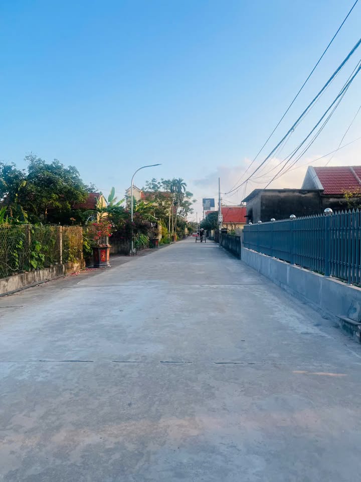 Đất thổ cư xóm 1, Phúc Thắng 450m² giá chỉ 2 tỷ - Vị trí đắc địa, tiện ích xung quanh!