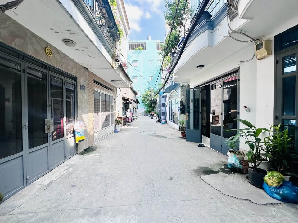 Nhà phố Gò Vấp 39m² giá 3.68 tỷ - Đối diện UBND Quận, hẻm 4m sạch sẽ!