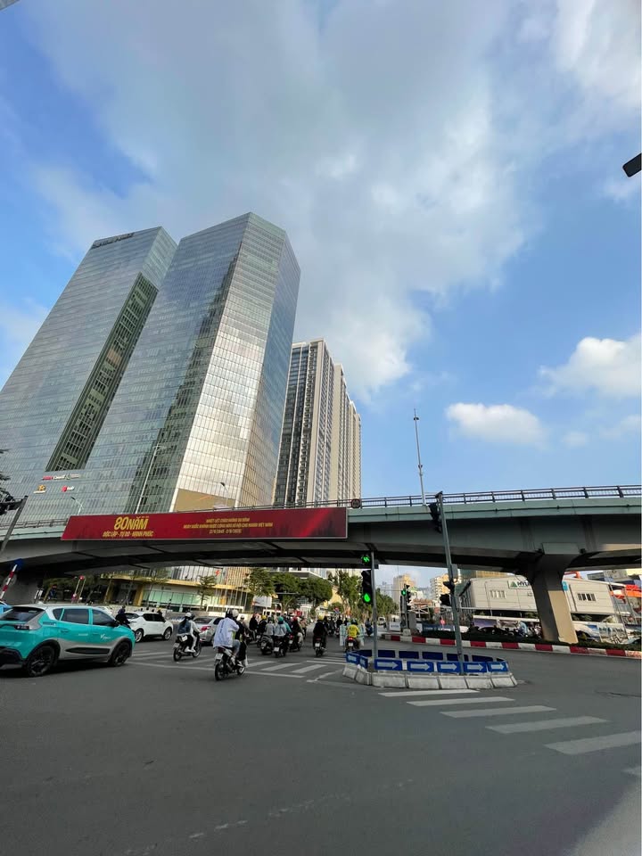 Căn hộ Tập thể Giảng Võ Ba Đình 120m² - Sổ đỏ chính chủ, ở ngay!