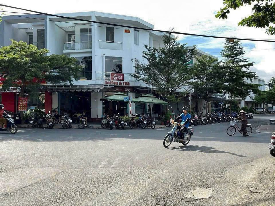 Nhà phố liền kề mặt tiền đường Lý Văn Sâm, Biên Hòa - 95m² chỉ 8.6 tỷ - Đầu tư sinh lời ngay!