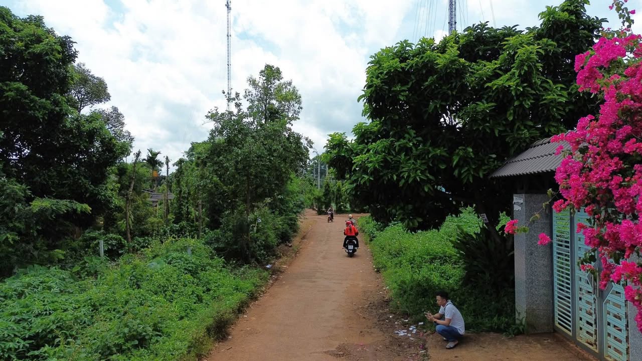 Đất thổ cư Cư Suê 150m² giá 450 triệu - Mặt đường nhựa kinh doanh tốt!