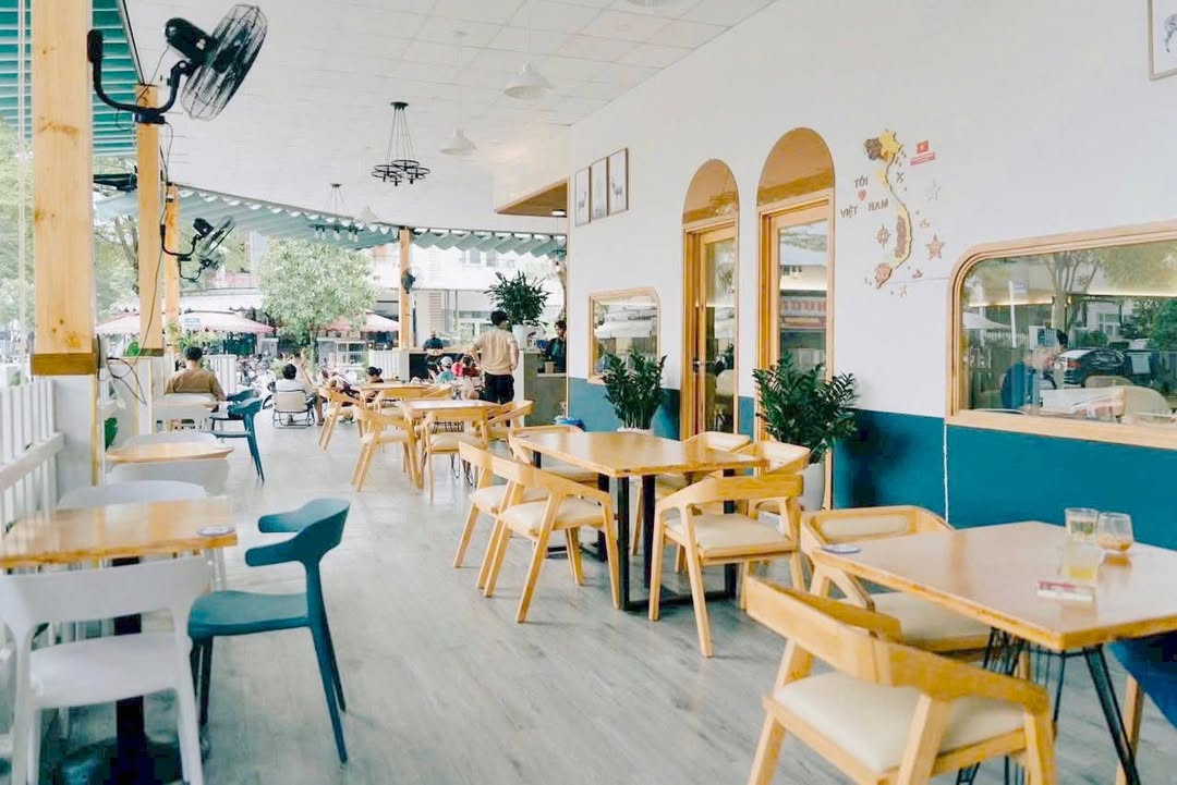 Quán cafe góc 2 mặt tiền Phước Long B, Thủ Đức 300m² - Kinh doanh ngay!