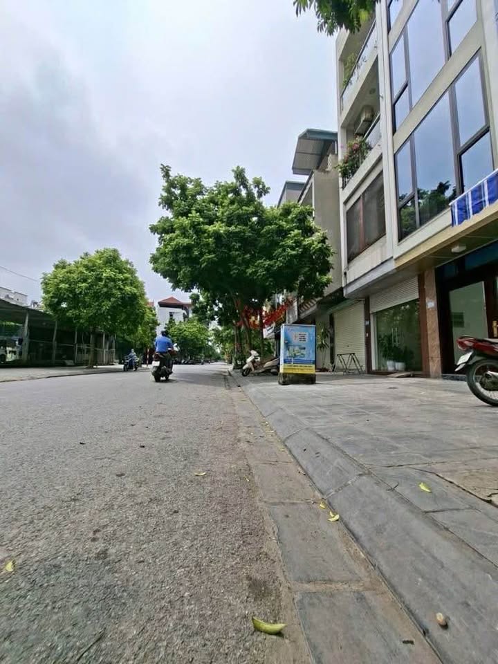 Bán gấp FrontHouse mặt phố Thanh Am Long Biên 45m² giá chỉ 13 tỷ - Kinh doanh đỉnh cao!