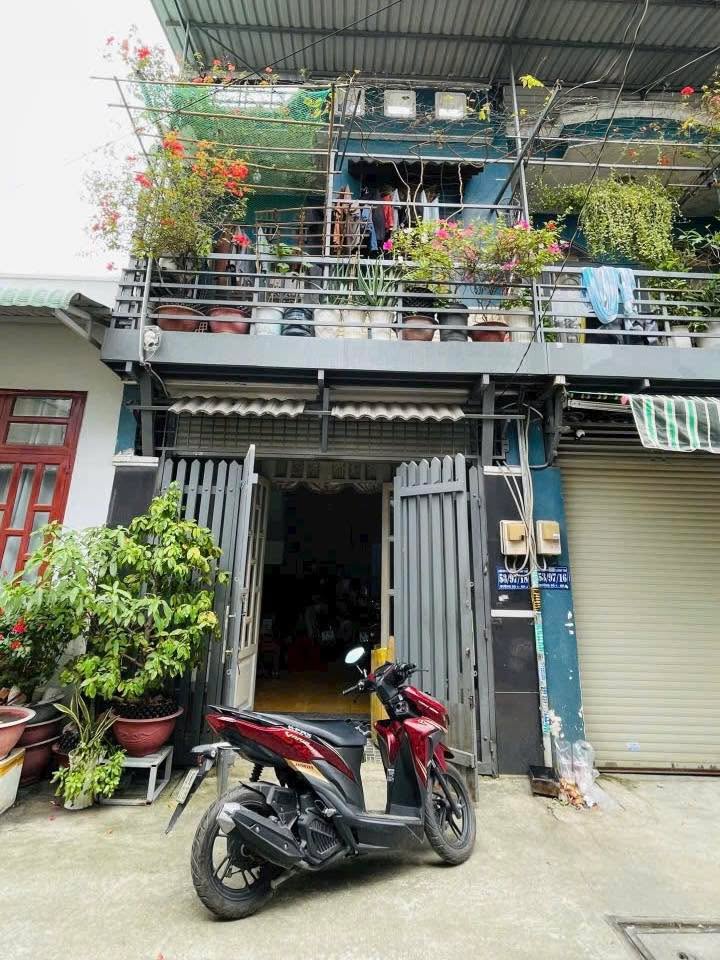 Nhà bán tại Hẻm 2, Đường Số 4, Bình Tân, 40m² giá chỉ 6.799 tỷ - Căn liền kề sổ riêng