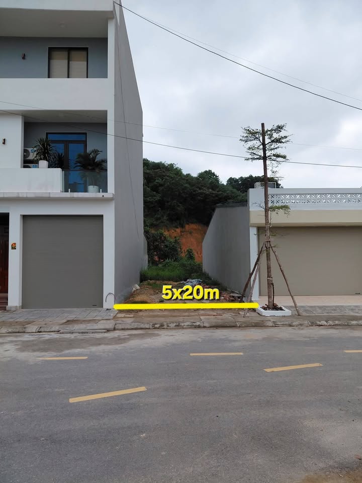 Đất nền phường Yên Bái 100m² giá 2,7 tỷ - Vị trí đẹp, tiện ích đầy đủ!