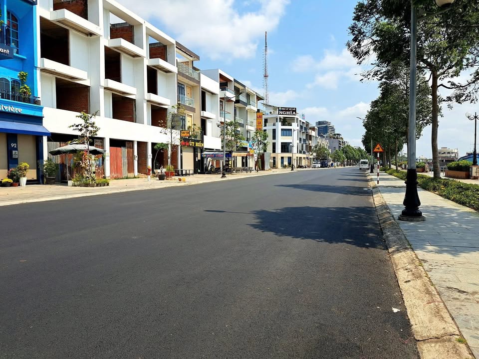 Nhà Mặt Tiền Đường Hoàng Sa, TP.Mỹ Tho 85m² - Cho Thuê Lâu Dài, Thang Máy Sẵn Có!