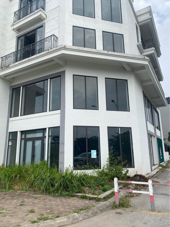 Nhà phố Nguyễn Mậu Tài, Gia Lâm, Hà Nội 121.3m² - Sổ đỏ chính chủ, công chứng ngay!