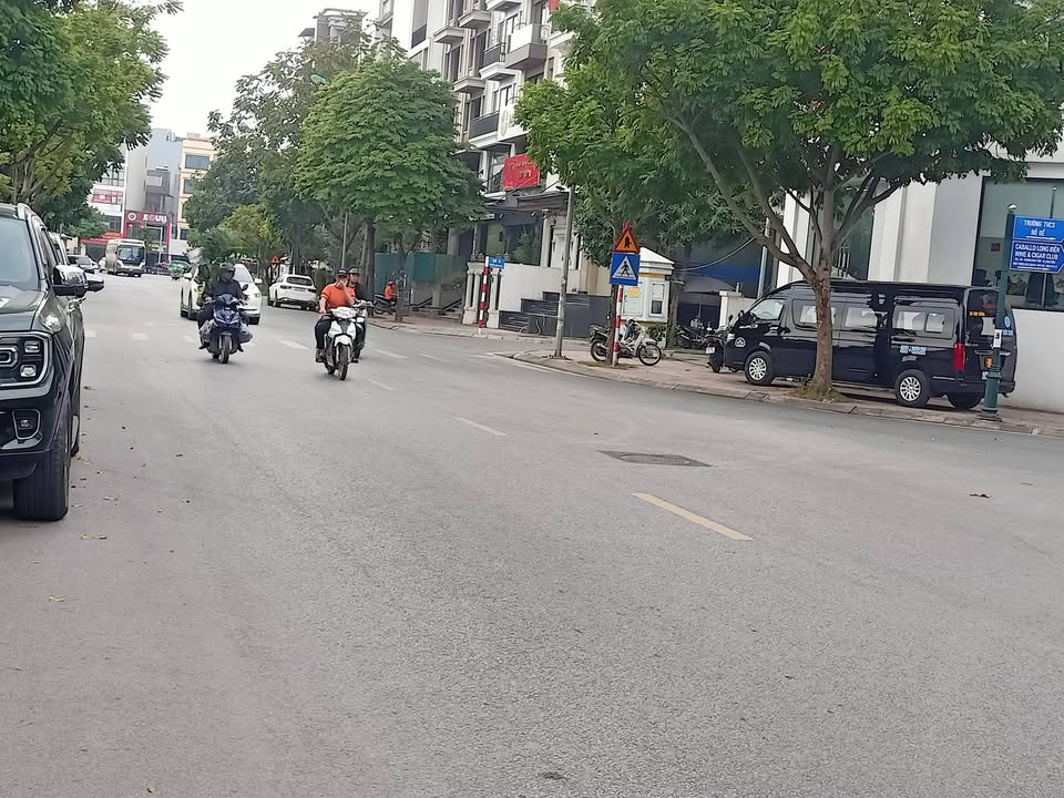 Biệt thự FrontHouse Hoàng Như Tiếp 81m² giá 49 tỷ - Kinh doanh siêu lợi nhuận!