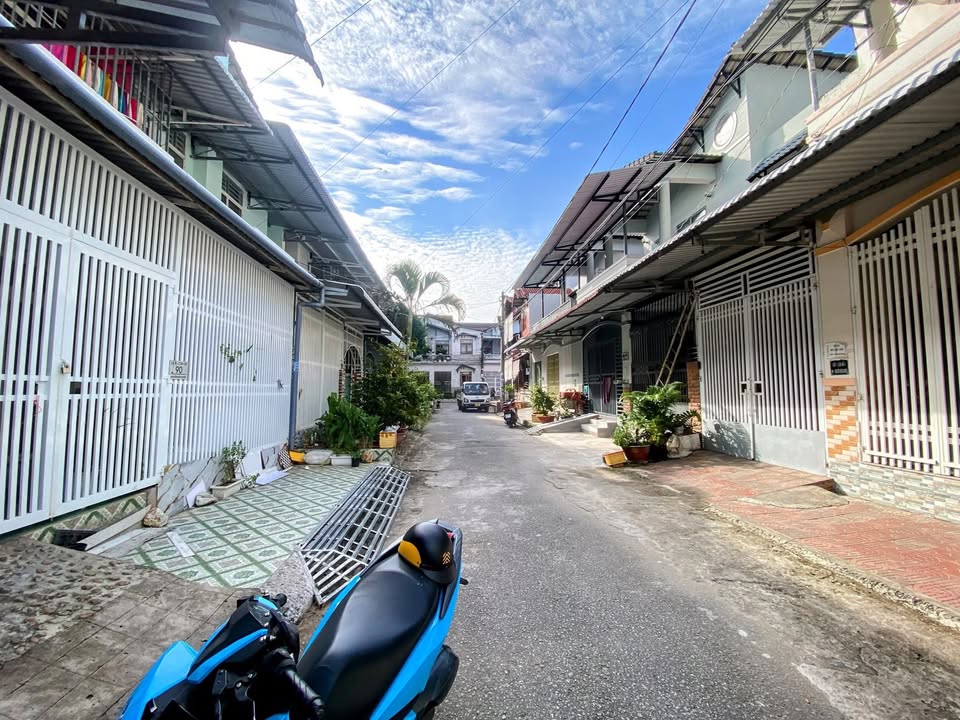 Nhà cho thuê hẻm ô tô 90 Nguyễn Bỉnh Khiêm, Rạch Giá, 84m² - Phù hợp cho gia đình!