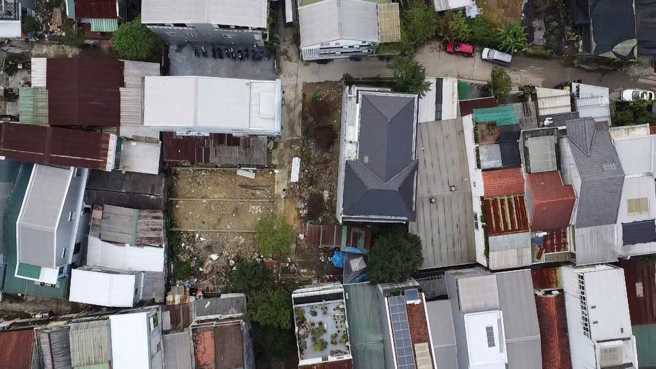 Nhà bán Hoàng Quốc Việt 70m² giá 2.3 tỷ - Mặt tiền đường chính, ô tô vào tận nơi!