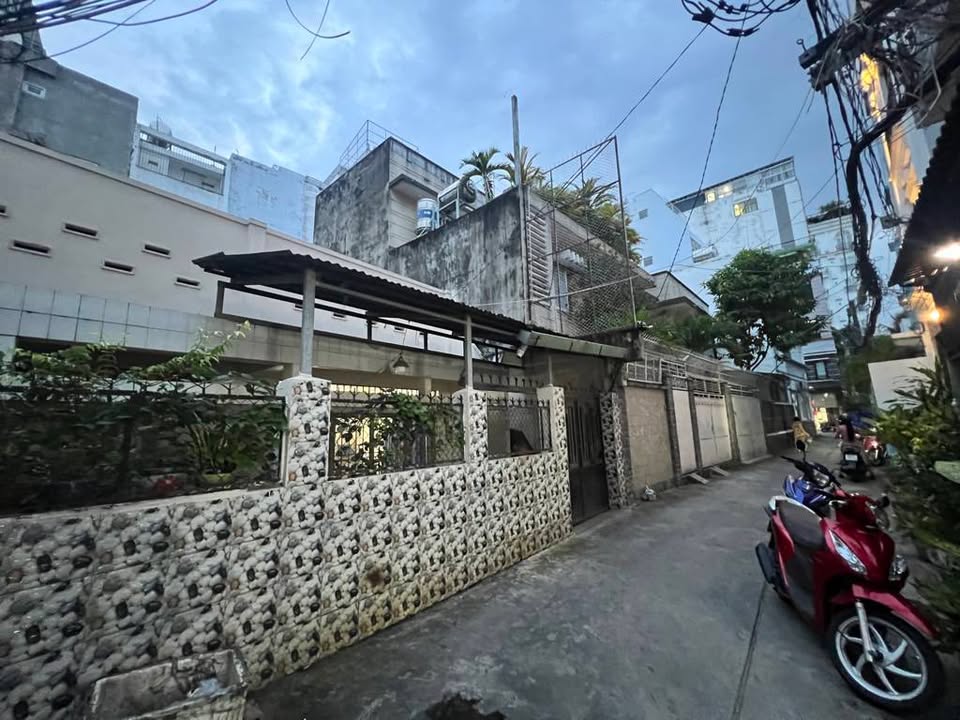 Nhà cấp 4 Cầm Bá Thước – Cầu Kiệu 200m² giá 25 tỷ - Lô góc, không lộ giới, tiện xây dựng!