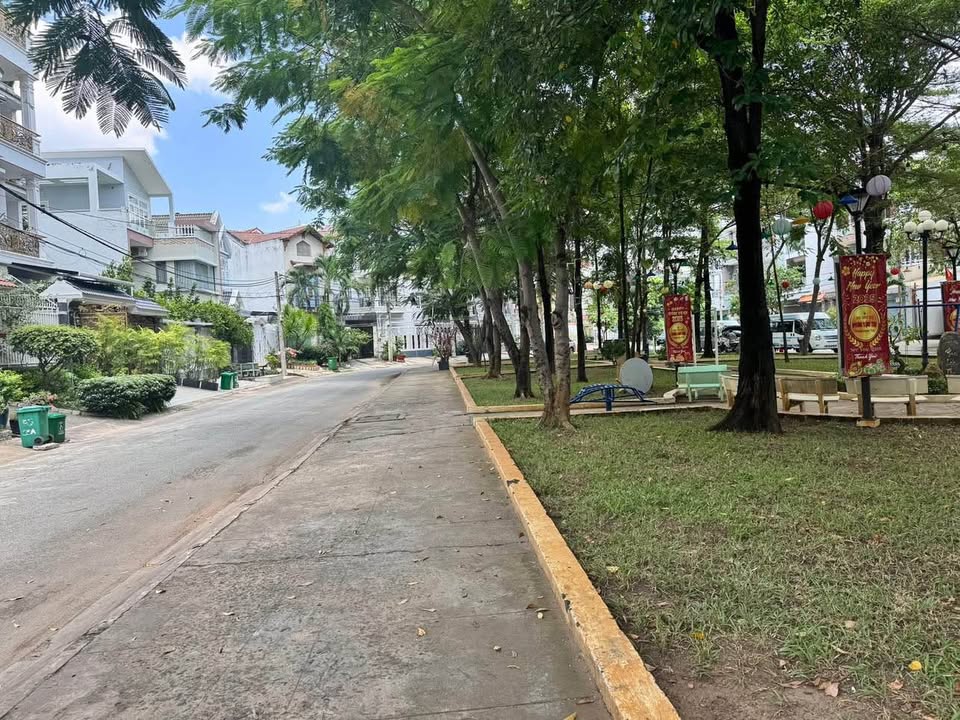 Đất nền góc 2 mặt tiền KDC Ấp 5 Phong Phú 203m² giá 21 tỷ - Vị trí đắc địa ngay công viên!