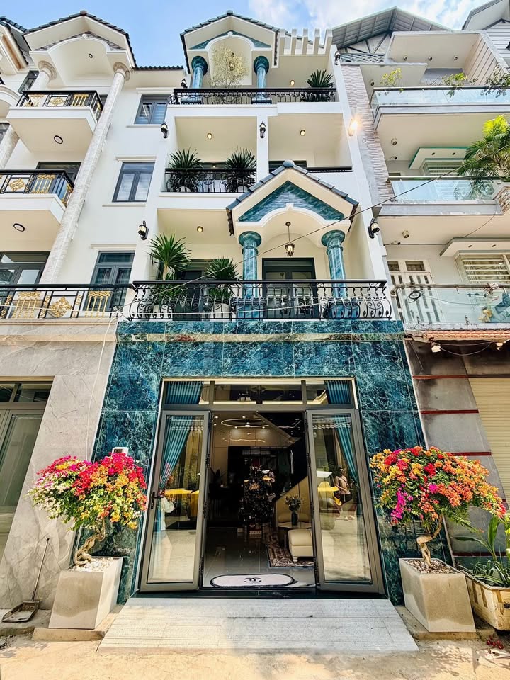 Nhà phố Gò Vấp 50m² giá 8.85 tỷ - Đường xe hơi, an ninh tốt!