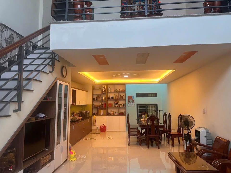 Nhà phố Đề Pô, Nha Trang 99m² giá 4.35 tỷ - Vị trí trung tâm, tiện ích đầy đủ!