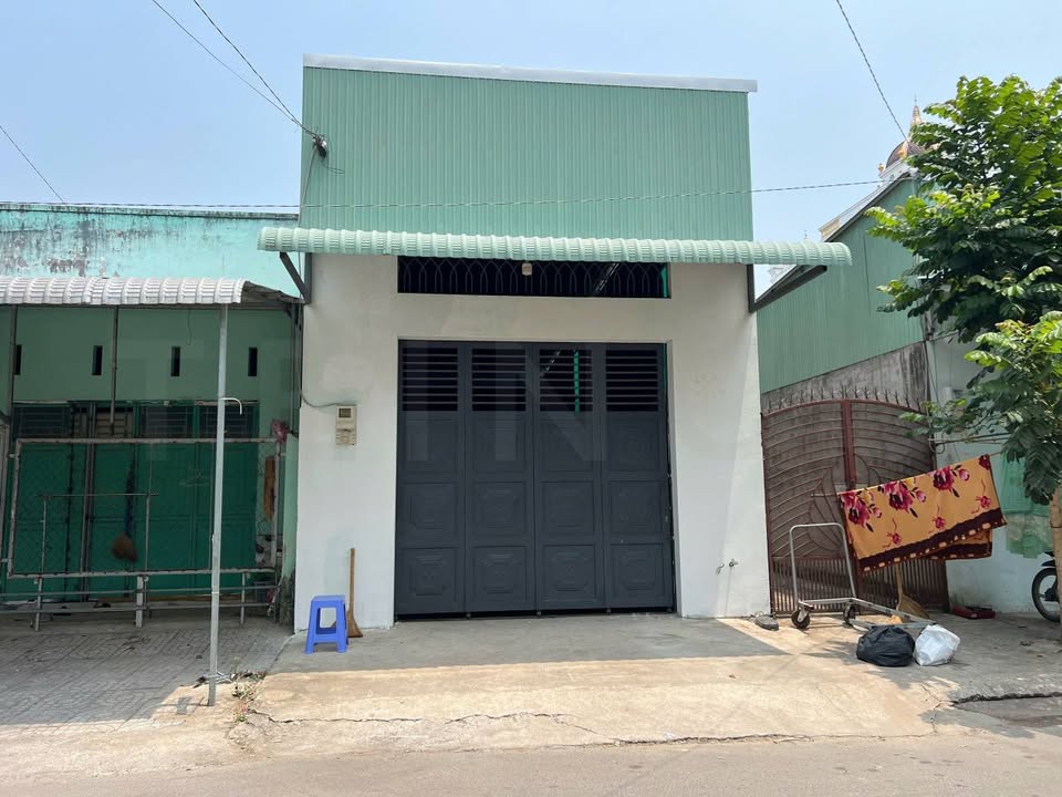 Cho thuê kho xưởng 100m² tại Nguyễn Văn Linh, Bình Thủy - Giá chỉ 6 triệu/tháng!