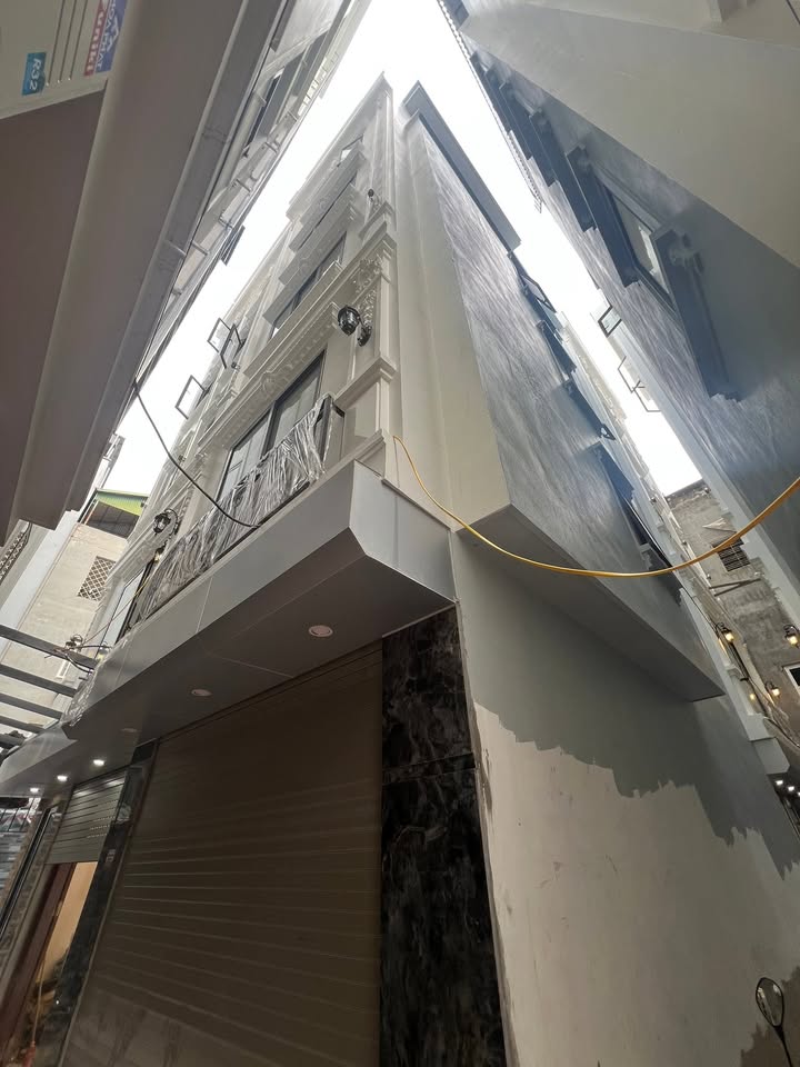 Nhà lô góc Xuân Đỉnh 30m² giá 8.6 tỷ - Sổ đỏ chính chủ, tiện ích ngập tràn!