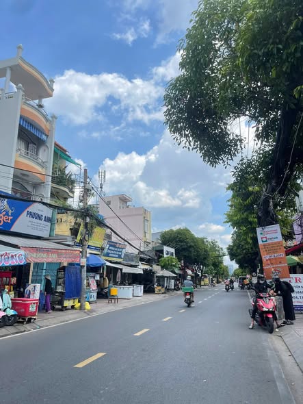 Đất mặt tiền đường Lê Văn Lương, quận 7, 124m² - Cơ hội đầu tư sinh lời!