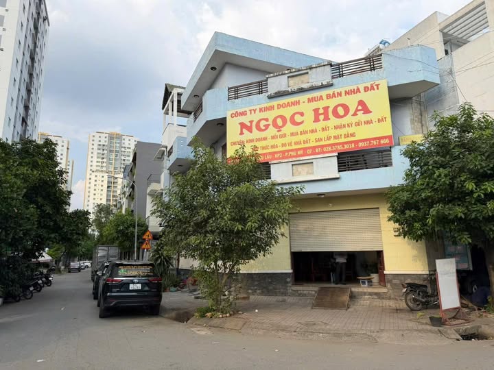 Nhà phố Quận 7, 108m² giá 17.5 tỷ - Căn góc 2 mặt tiền, vị trí đắc địa!