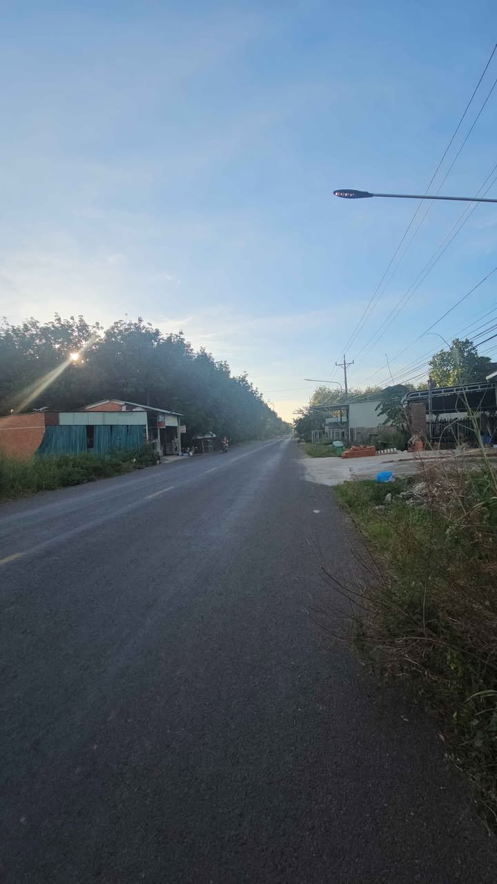 Đất nền Tiến Hưng Đồng Xoài 900m² giá 3 tỷ - Mặt tiền đường rộng rãi