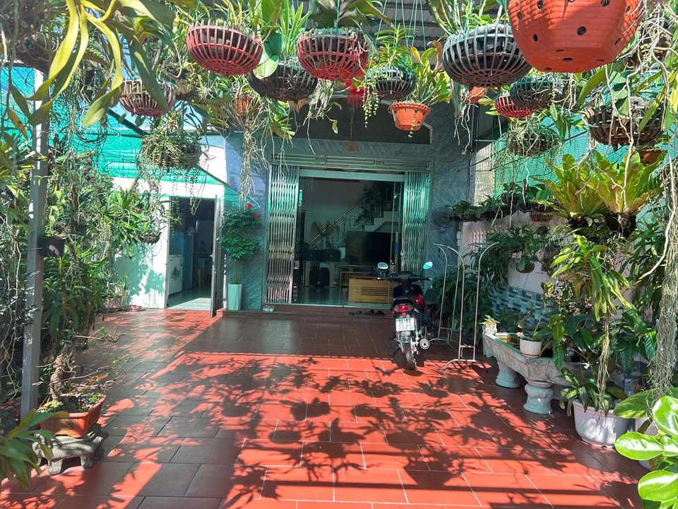 Nhà 2 tầng Cẩm Thịnh, Cẩm Phả 81m² giá 1.7 tỷ - Sổ hồng chính chủ!