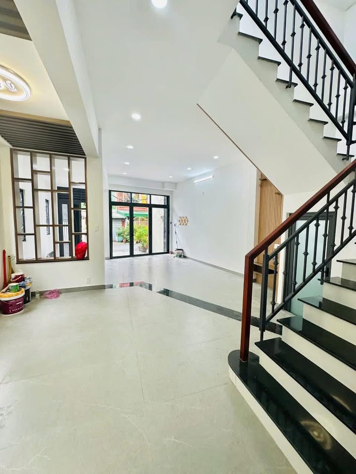 Nhà bán góc 2 mặt tiền Bùi Hữu Diên, Bình Tân 76m² giá 8.8 tỷ - Thiết kế hiện đại, sẵn sàng ở ngay!