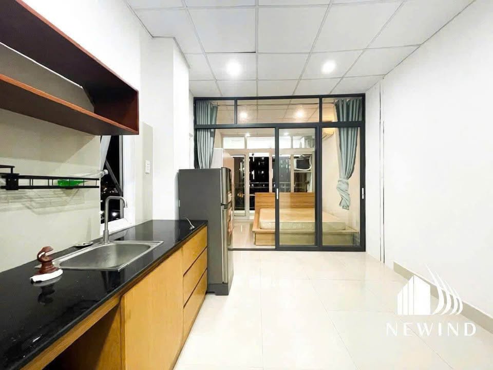 Căn hộ 1PN ban công view tuyệt đẹp tại Quận 4 - Giá thuê chỉ 8 triệu/tháng!