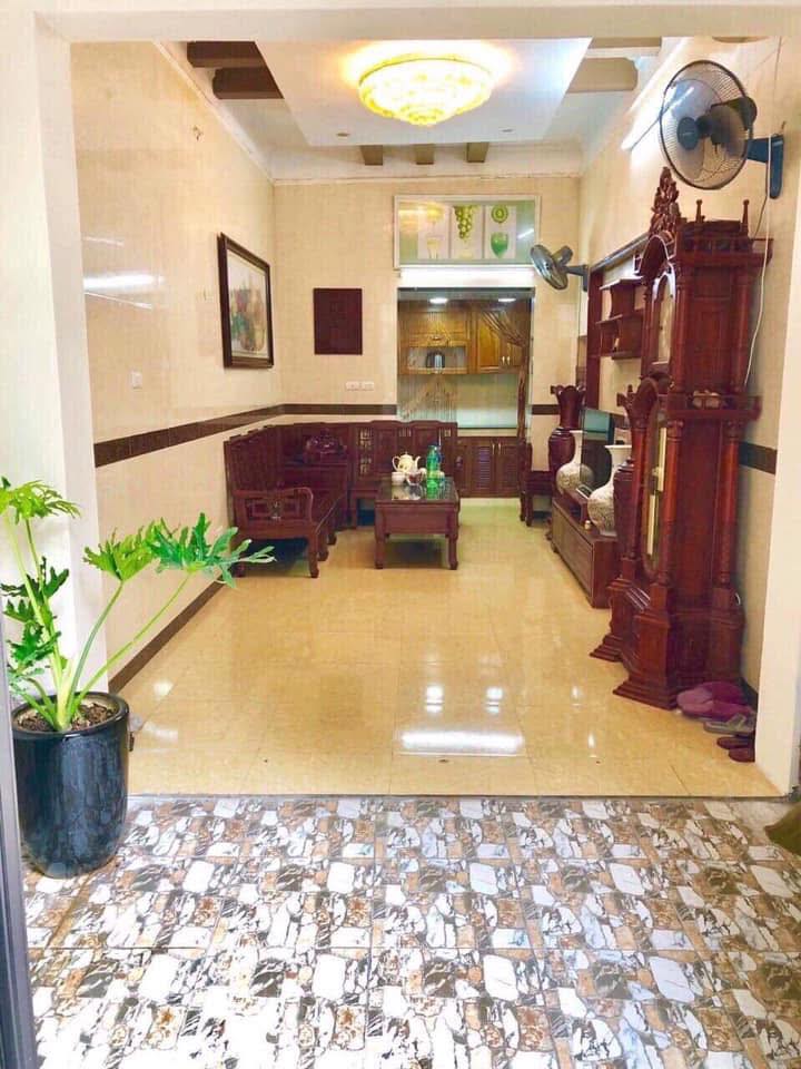 Căn hộ cho thuê Tầng 2 Ngõ 6 Đặng Văn Ngữ 30m² - Giá 5 triệu, tiện nghi đầy đủ!