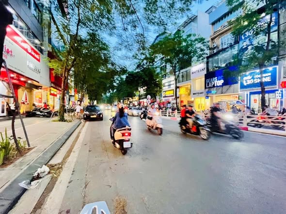 Bán nhà mặt phố Thái Hà 26m² giá 24 tỷ - Kinh doanh đỉnh cao!