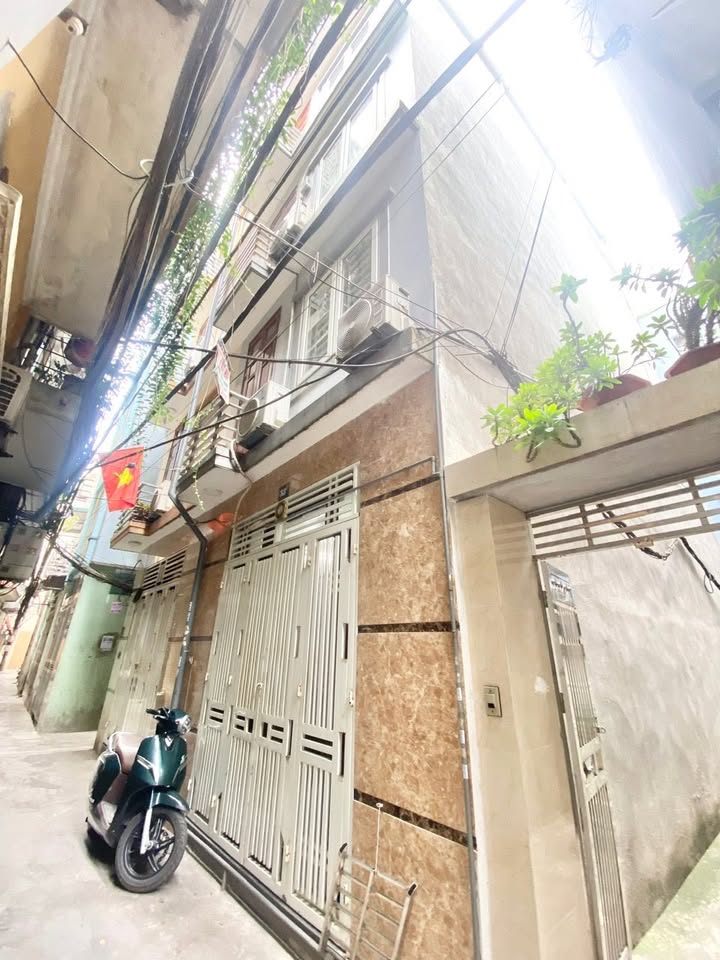 Nhà 4 tầng cho thuê tại ngõ 50 Lĩnh Nam, Hoàng Mai - 8.5 triệu/tháng, tiện nghi đầy đủ!