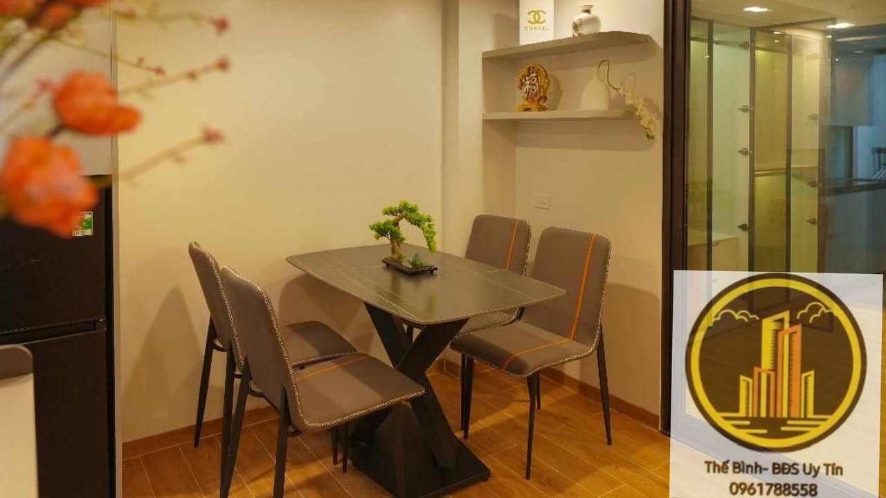 Nhà 5 tầng Trần Quốc Hoàn, Cầu Giấy 65m² giá 26 tỷ - Đẹp ở ngay, ô tô tránh!